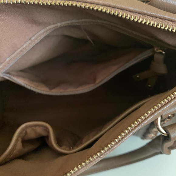 Taupe Gold Chained Purse - Picture 4 of 5